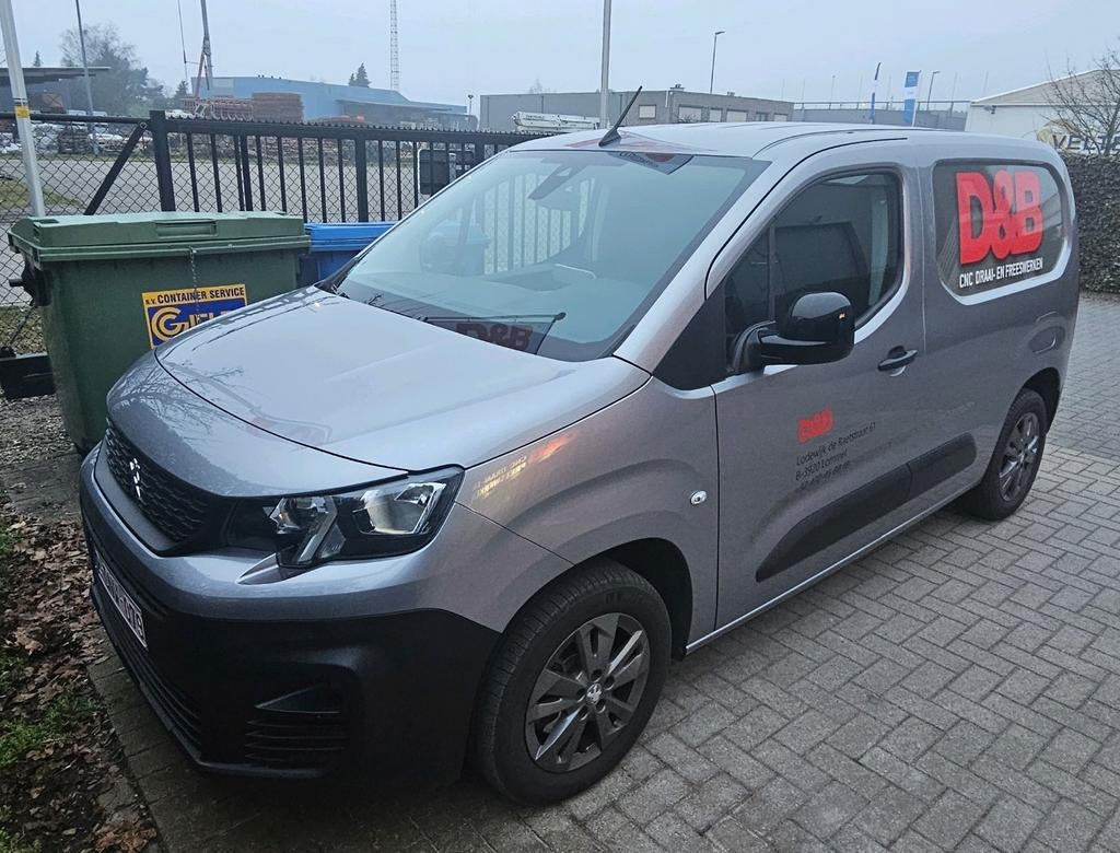 Peugeot Partner 1.5 BlueHDi L1, 4 deurs, Stof, 4 cilinders, 96 kW