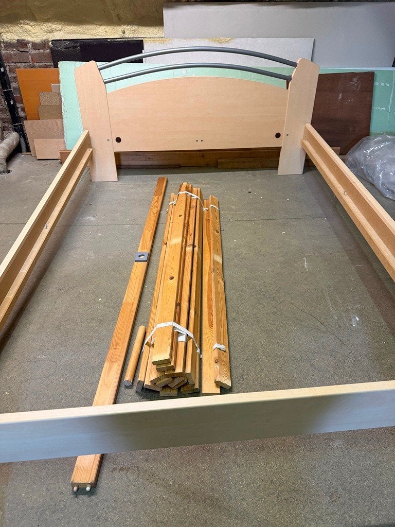 Bed van 1,6m, Ophalen, Gebruikt, Beige, Twijfelaar