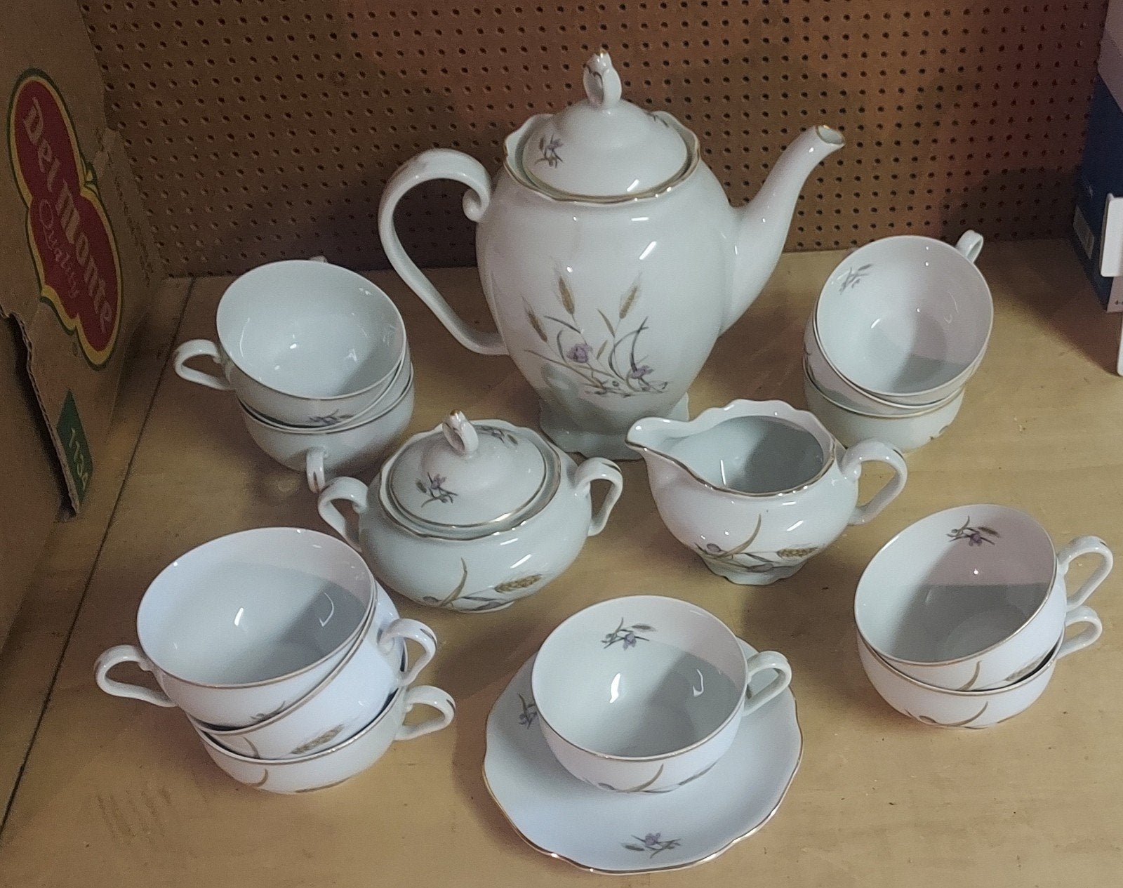 koffie- en eetservies, Ophalen