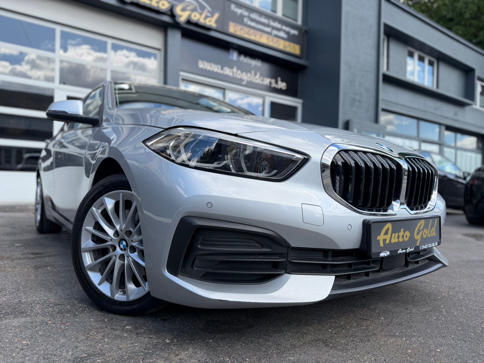 BMW 118i SPORT BOITE AUTO FAIBLE KM 1ER PROPRIO !, Auto's, Automaat, 1 Reeks, Euro 6, 4 cilinders