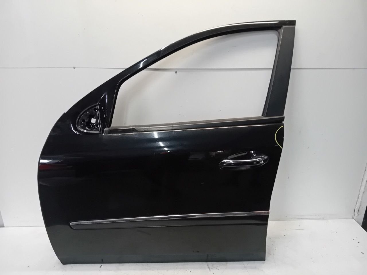 Portier links voor Mercedes-Benz ML-Klasse, Auto-onderdelen, Onderdelen@venauto.nl, Van der Ven Autorecycling B.V., Gebruikt, Ettenseweg 76, 4706 PB Roosendaal, The Netherlands