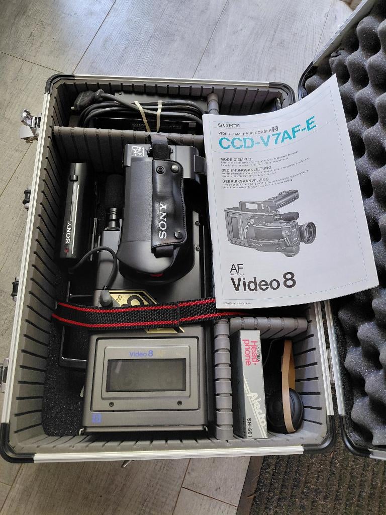 video 8 CCD V777AF E, Audio, Tv en Foto, Videocamera's Analoog, Ophalen of Verzenden, Overige soorten, Camera