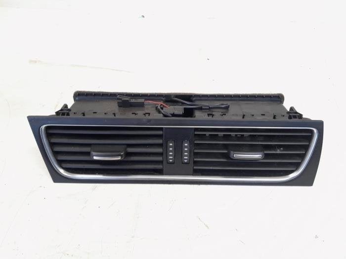 Grille aération tableau de bord d'un Audi A5, Autos : Pièces & Accessoires, -, 3 mois de garantie, Audi, Utilisé