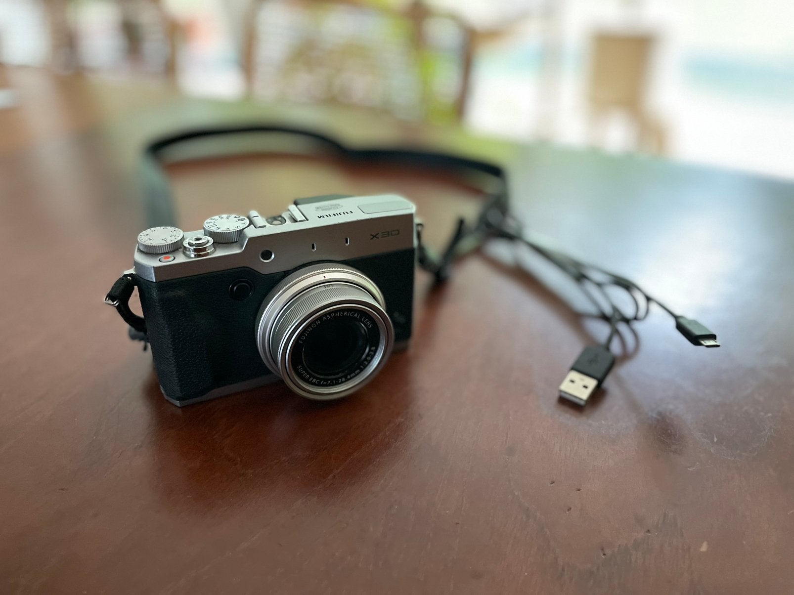 Appareil photo Fujifilm X30 avec étui de protection, Enlèvement ou Envoi, Utilisé