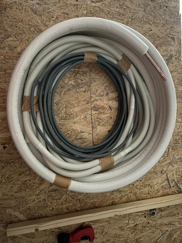 Set om airco te plaatsen, Doe-het-zelf en Bouw, Elektriciteit en Kabels, Ophalen, Nieuw, Kabel of Snoer