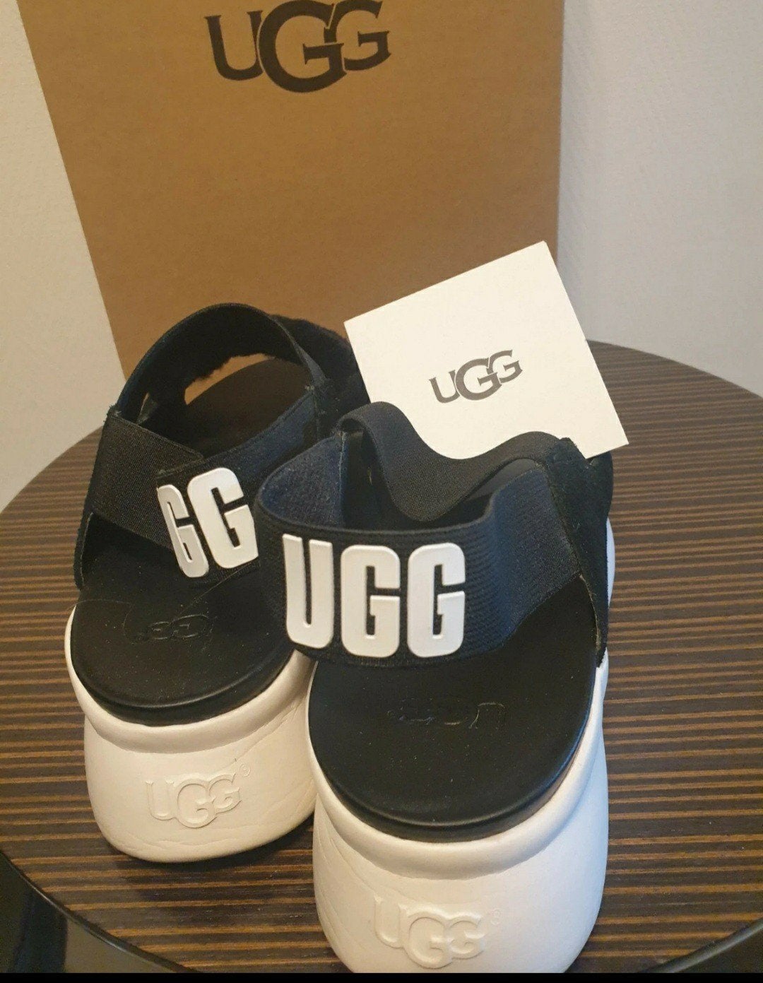 sandalen UGG 40, Ophalen of Verzenden, Wit