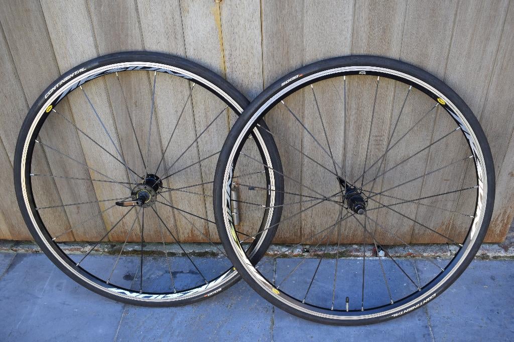 Mavic aksium 28 inch velgrem wielset, Gebruikt, Aluminium, Mavic, Ophalen