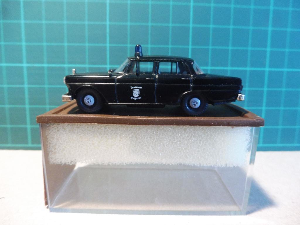1:87 Brekina Mercedes 190 W110 1961-1965 Brandweer Wuppertal, Hobby en Vrije tijd, Modelauto's | 1:87, Ophalen of Verzenden, Zo goed als nieuw
