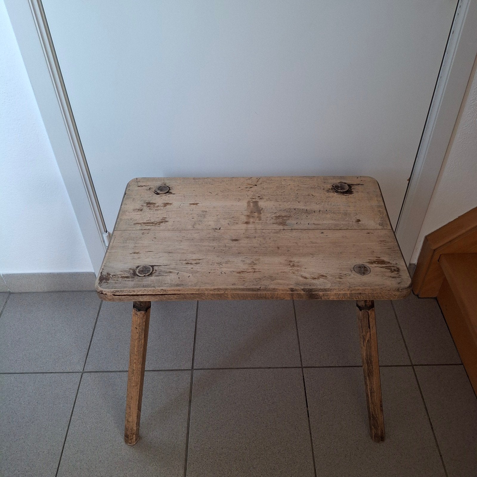Massief eiken tafeltje zeer mooi, Huis en Inrichting, Krukjes, Ophalen