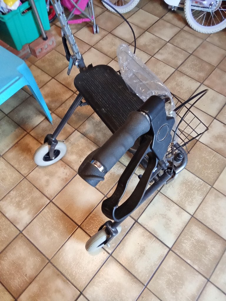 déambulateur, Enlèvement, Pliable, Comme neuf