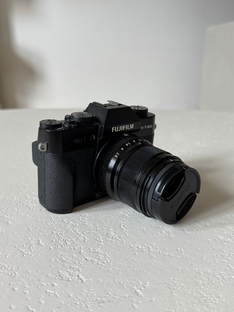 Fujifilm X-T20 + 2 objectifs Fujinon - kit complet, Fujifilm, Monture L, Autofocus, Comme neuf