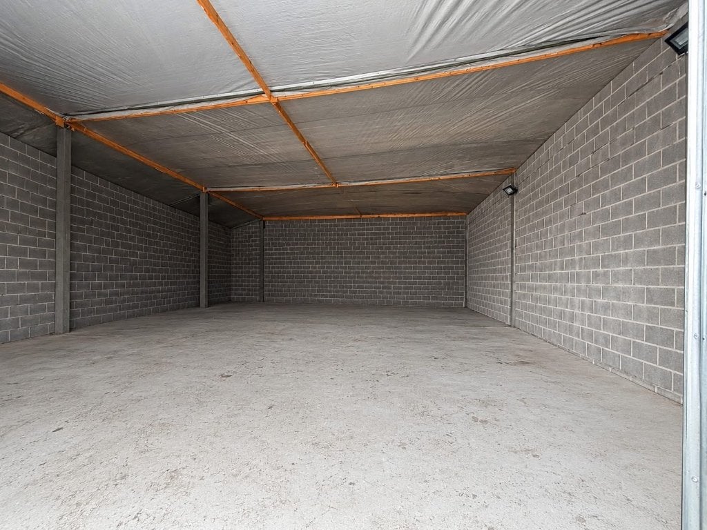 Hangar à louer, Immo