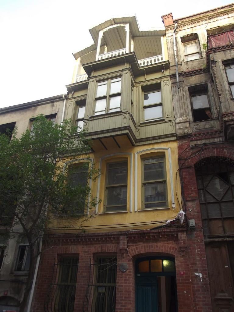Historisch pand, Immo, Huizen en Appartementen te koop, Tussenwoning, Fatih.balat mahallesi ayan caddesi no 24 
Fatih/İstanbul