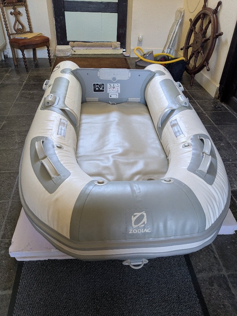 opblaasbare rubberboot Zodiac Cadet 230 Aero, Enlèvement, Comme neuf, Pompe, Zodiac