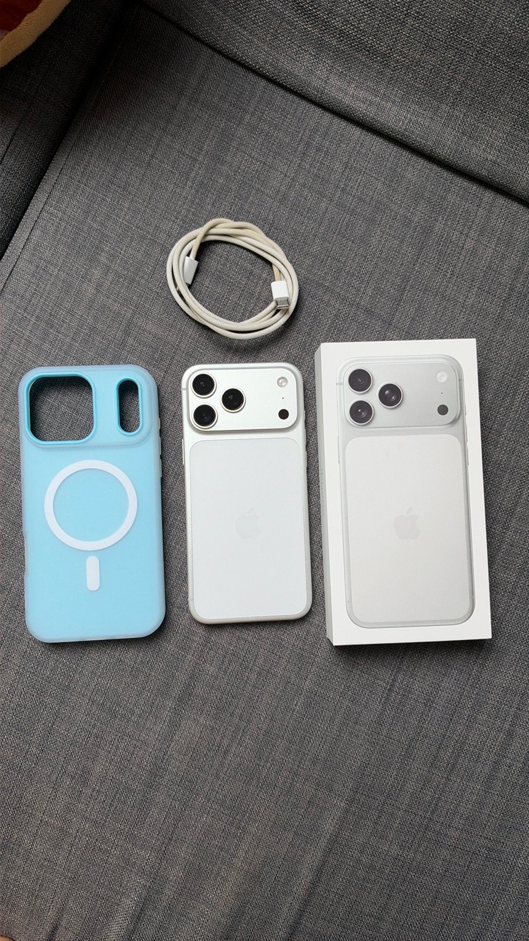 Iphone 17pro Max 256gb excellent etat silver, Enlèvement, Comme neuf, Gris