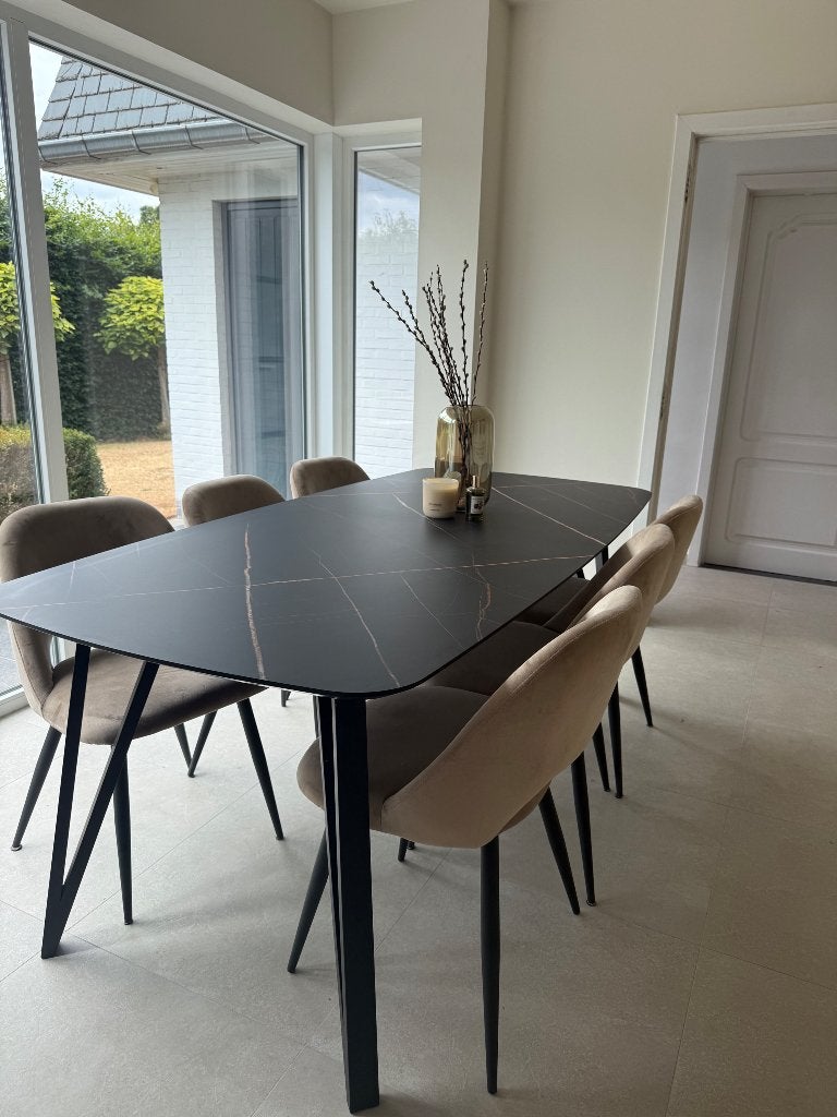 Moderne zwarte marmerlook eettafel + 6 beige velvet stoelen, 150 à 200 cm, Cinq personnes ou plus, Comme neuf, Enlèvement