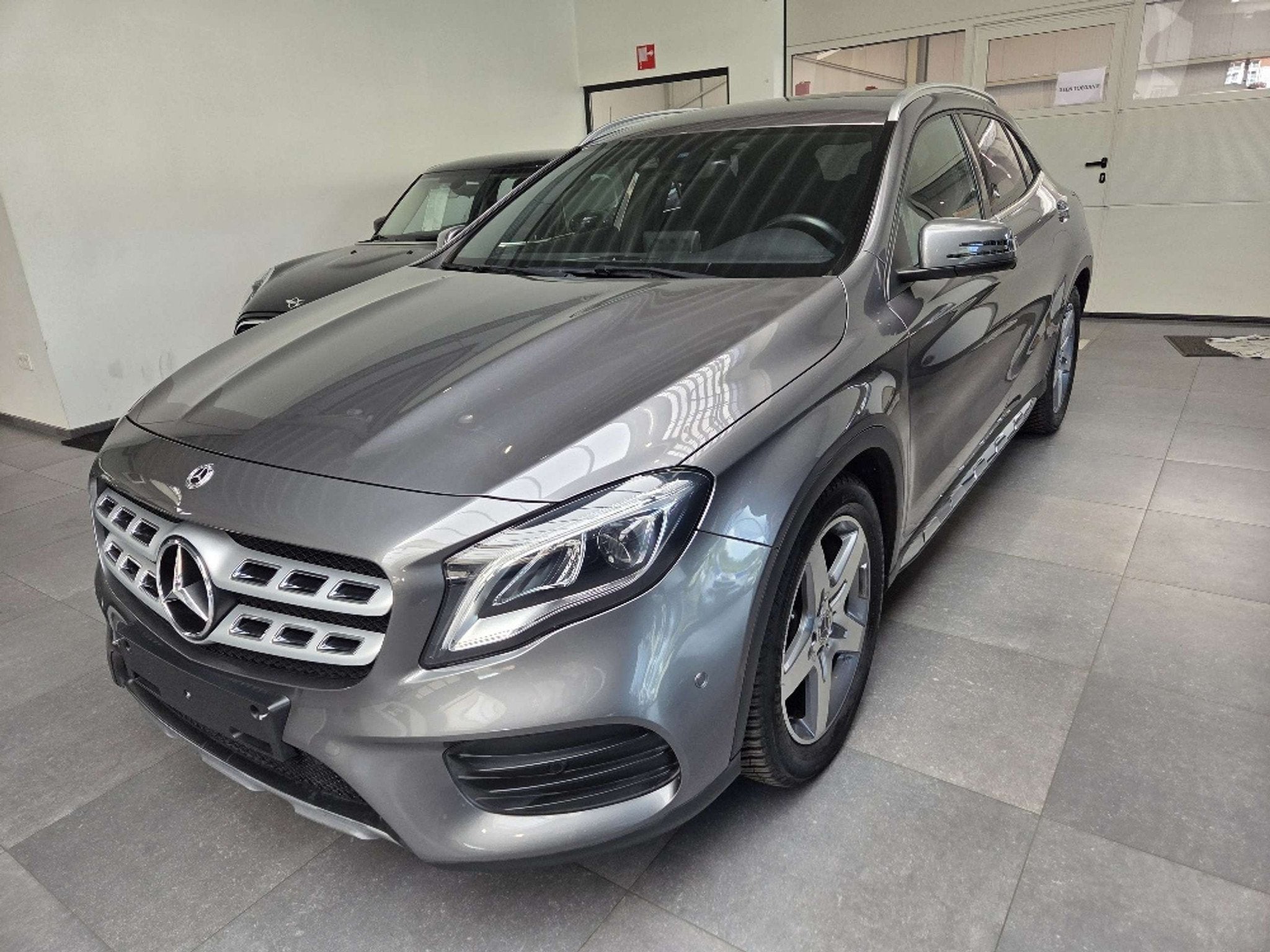 Mercedes-Benz GLA 180 GLA 180 (EU6.2), Auto's, 122 pk, 4 cilinders, 1595 cc, Bedrijf