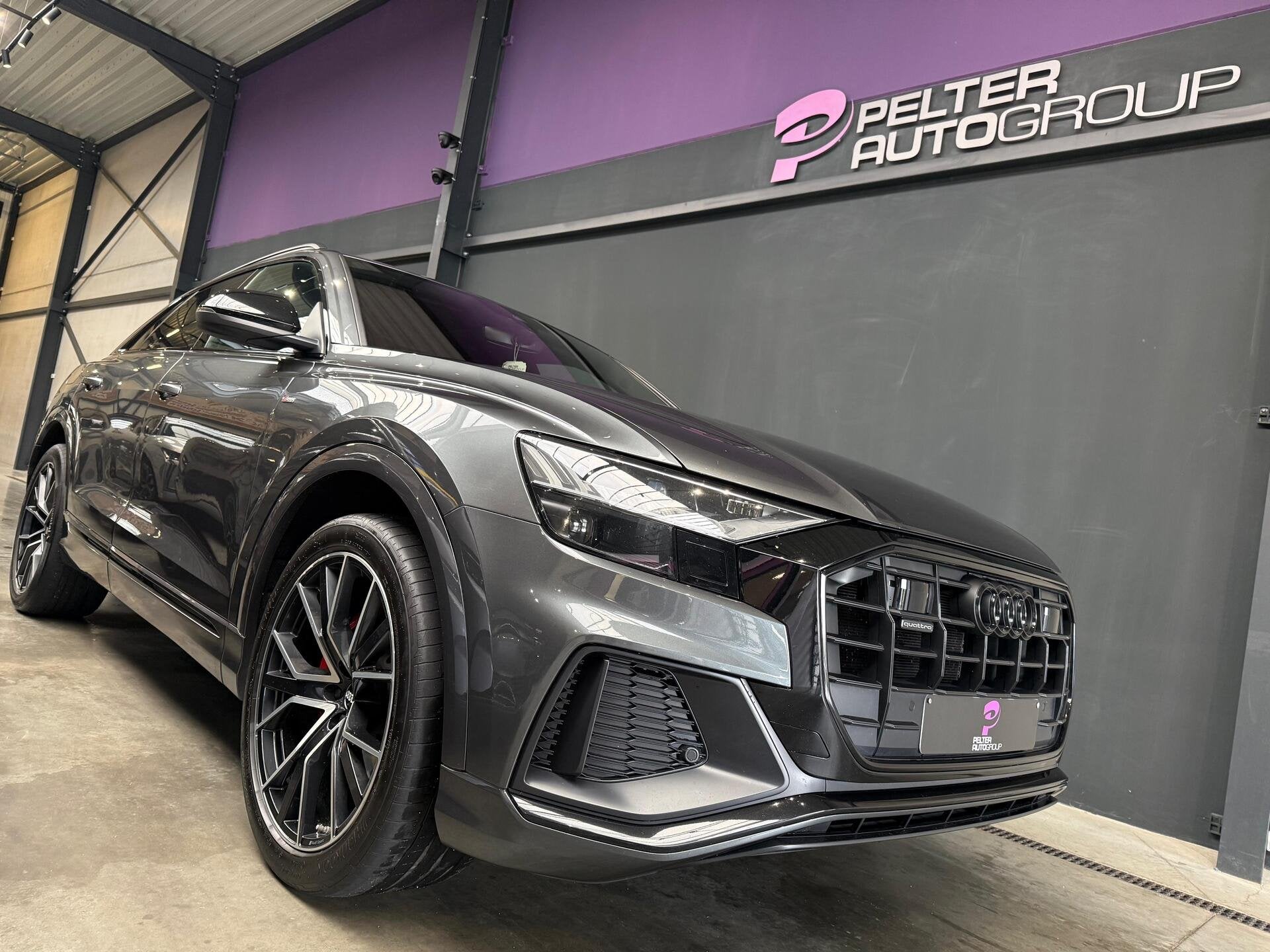 Audi Q8 50 TDi MHEV Quattro S-Line Tiptronic FULL!, Panoramadak, 0 min, Bedrijf, 5 zetels