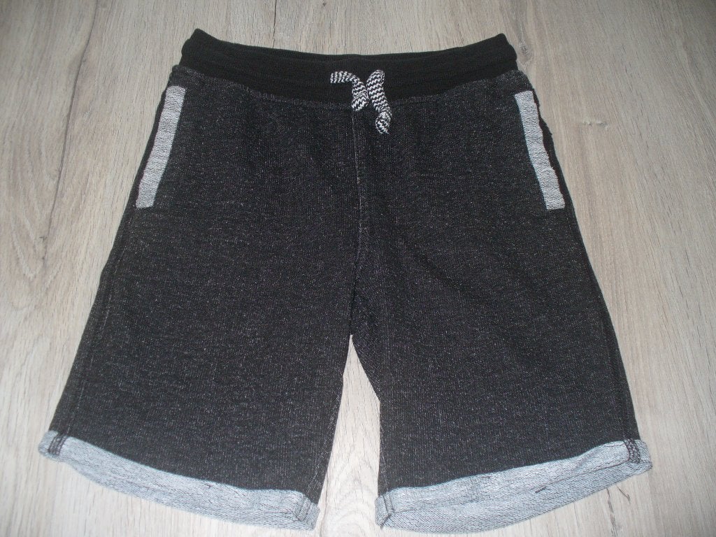 Leuk shortje maat 128, Ophalen of Verzenden, Zo goed als nieuw, Jongen, Broek