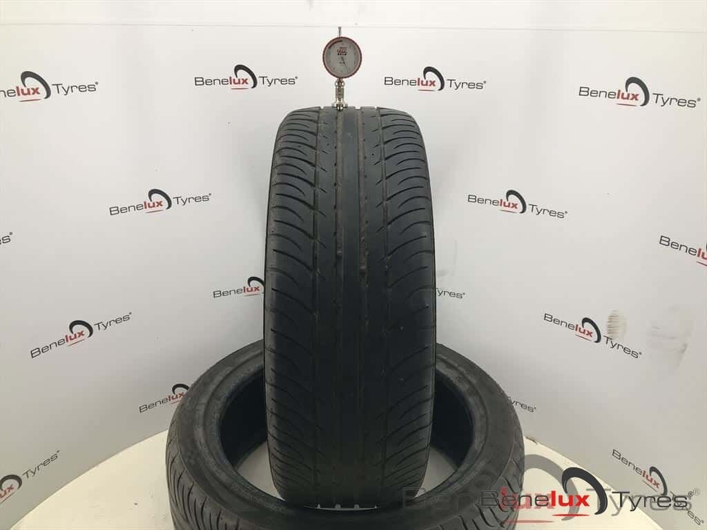 215/45R18 93Y XL Kumho Ecsta 215/45 R18 215/45/18 2154518, Auto-onderdelen, Ophalen, 18 inch, -, -