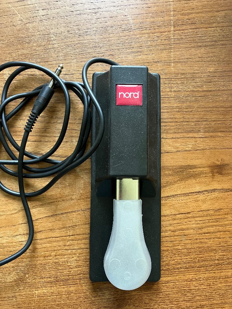 Nord sustain pedal, Audio, Tv en Foto, Ophalen of Verzenden