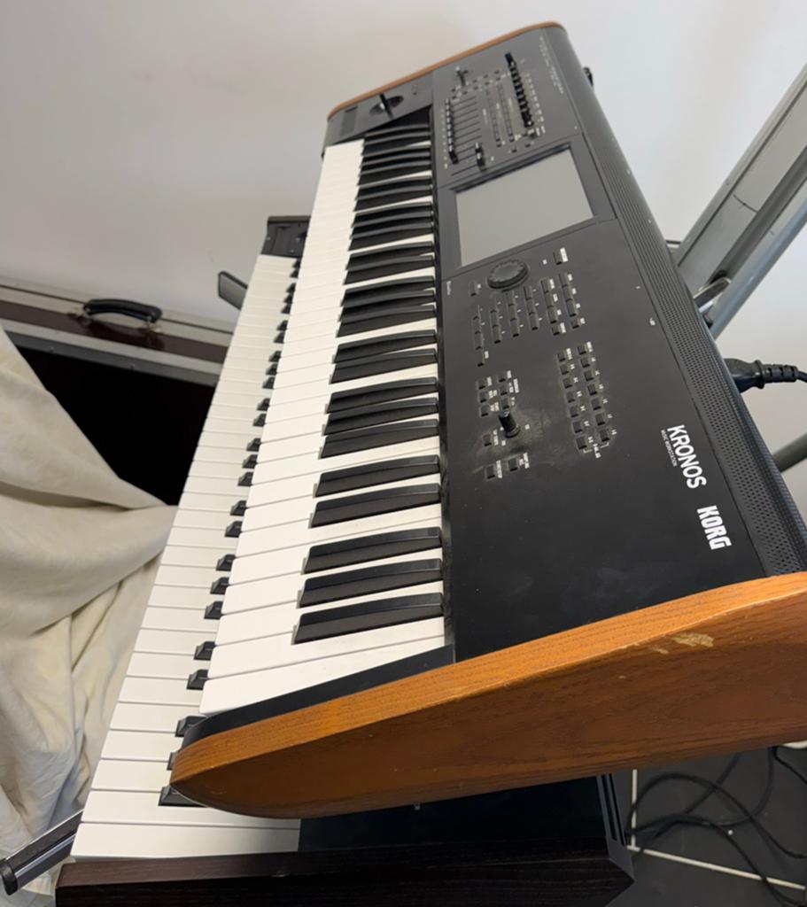 Korg Kronos V2 61 toetsen, Muziek en Instrumenten, Keyboards, Ophalen, Gebruikt, 61 toetsen, Korg