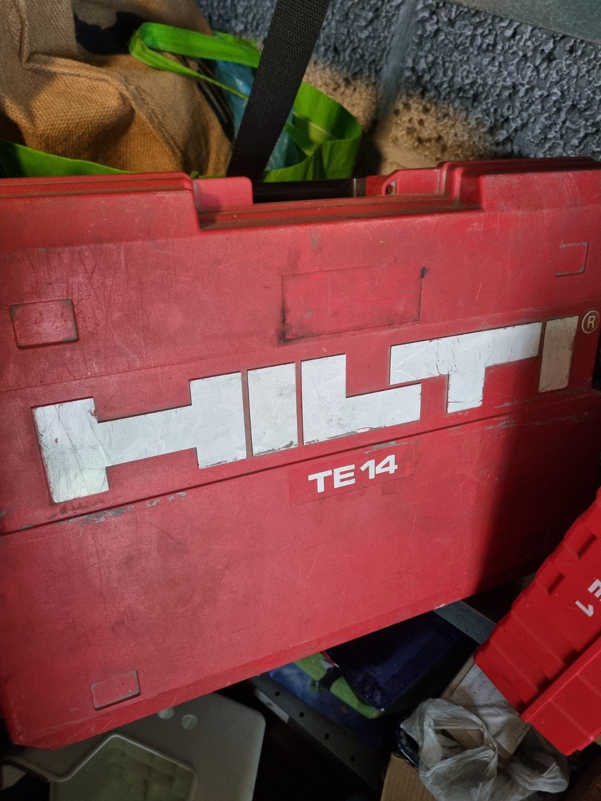 Hilti boormachine, Ophalen