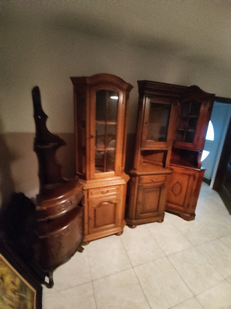 Antieke kasten en vitrinekasten, Ophalen