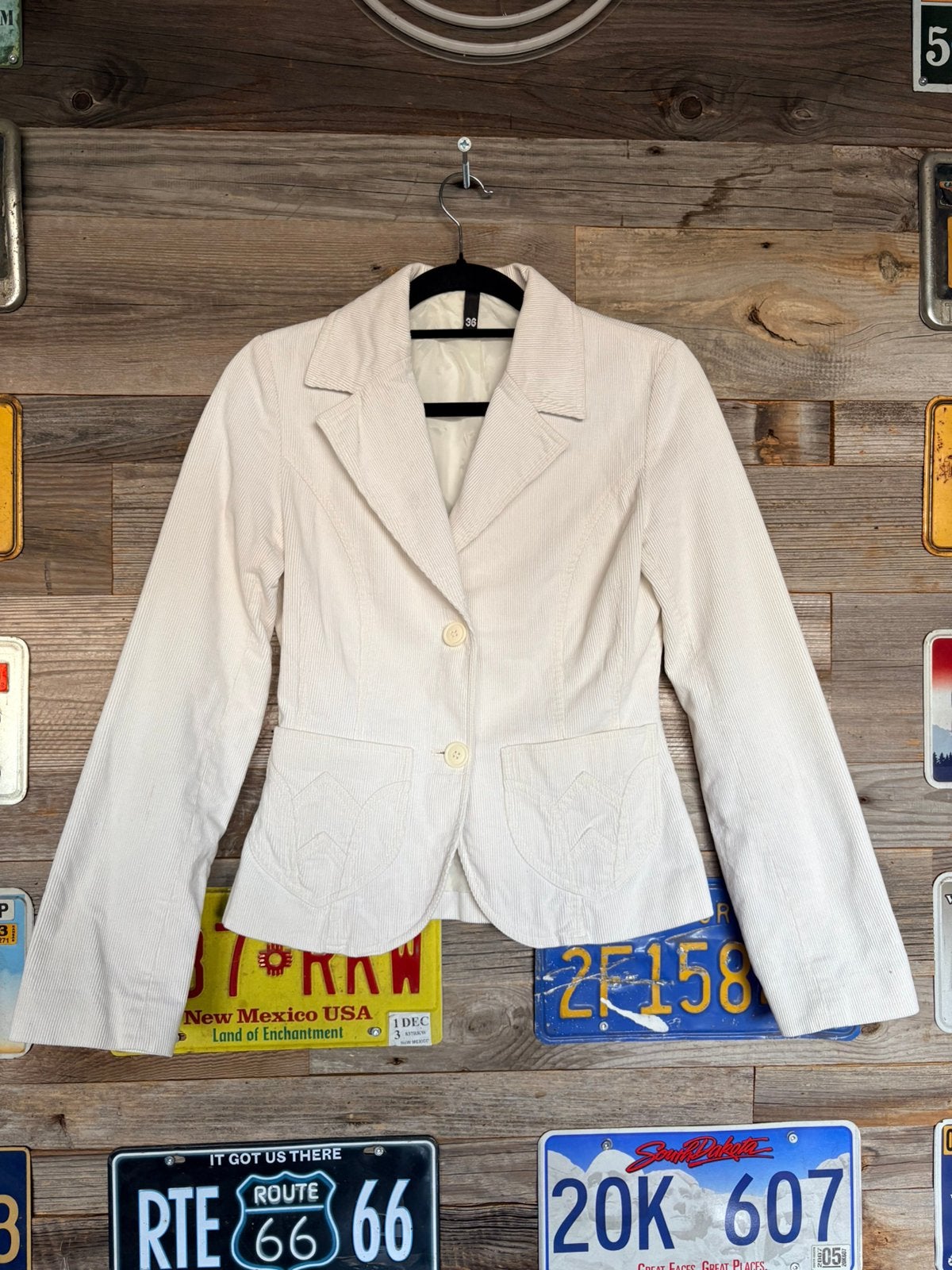 H&M Women's Cream Corduroy Fitted Blazer Jacket Size 36, Kleding | Dames, Jasjes, Kostuums en Pakken, Ophalen of Verzenden, Zo goed als nieuw