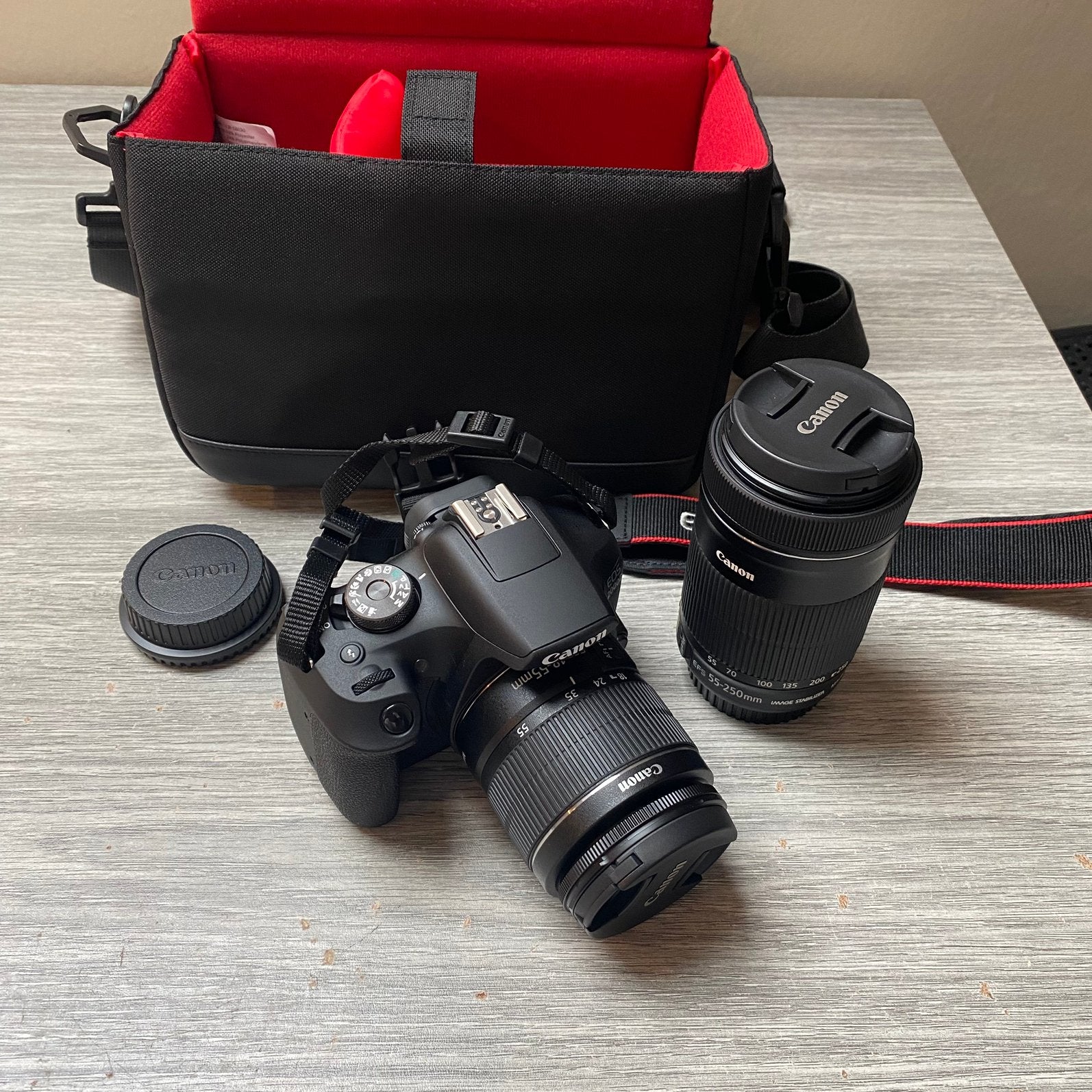 Canon EOS 2000D travel kit met 2 EFS lenzen - Nieuw!!, TV, Hi-fi & Vidéo, Appareils photo numériques, Enlèvement ou Envoi, 4 à 7 fois