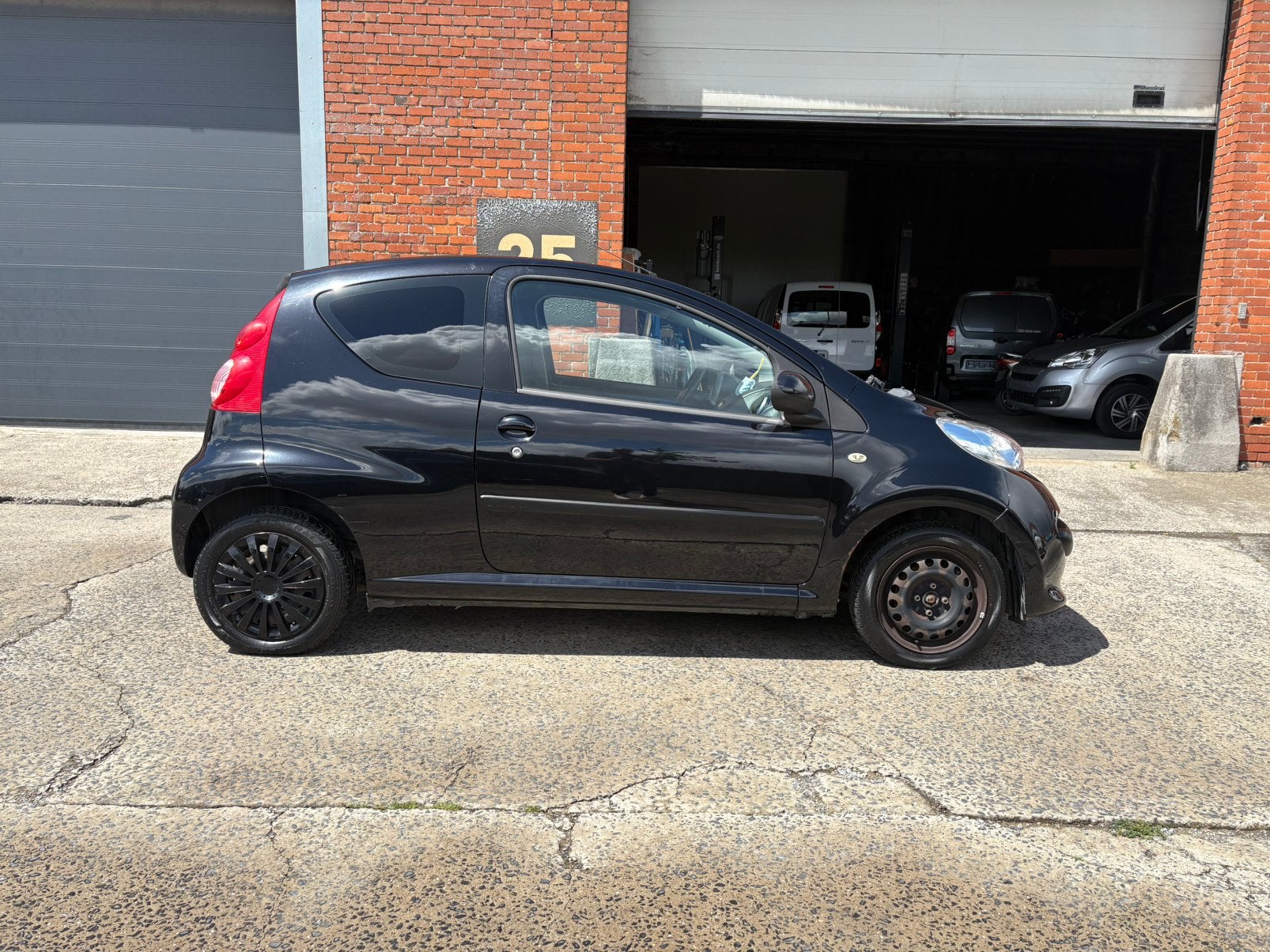 Peugeot 107 Benzine GVV Budget!!!, Voorwielaandrijving, 4 zetels, Stof, 50 kW