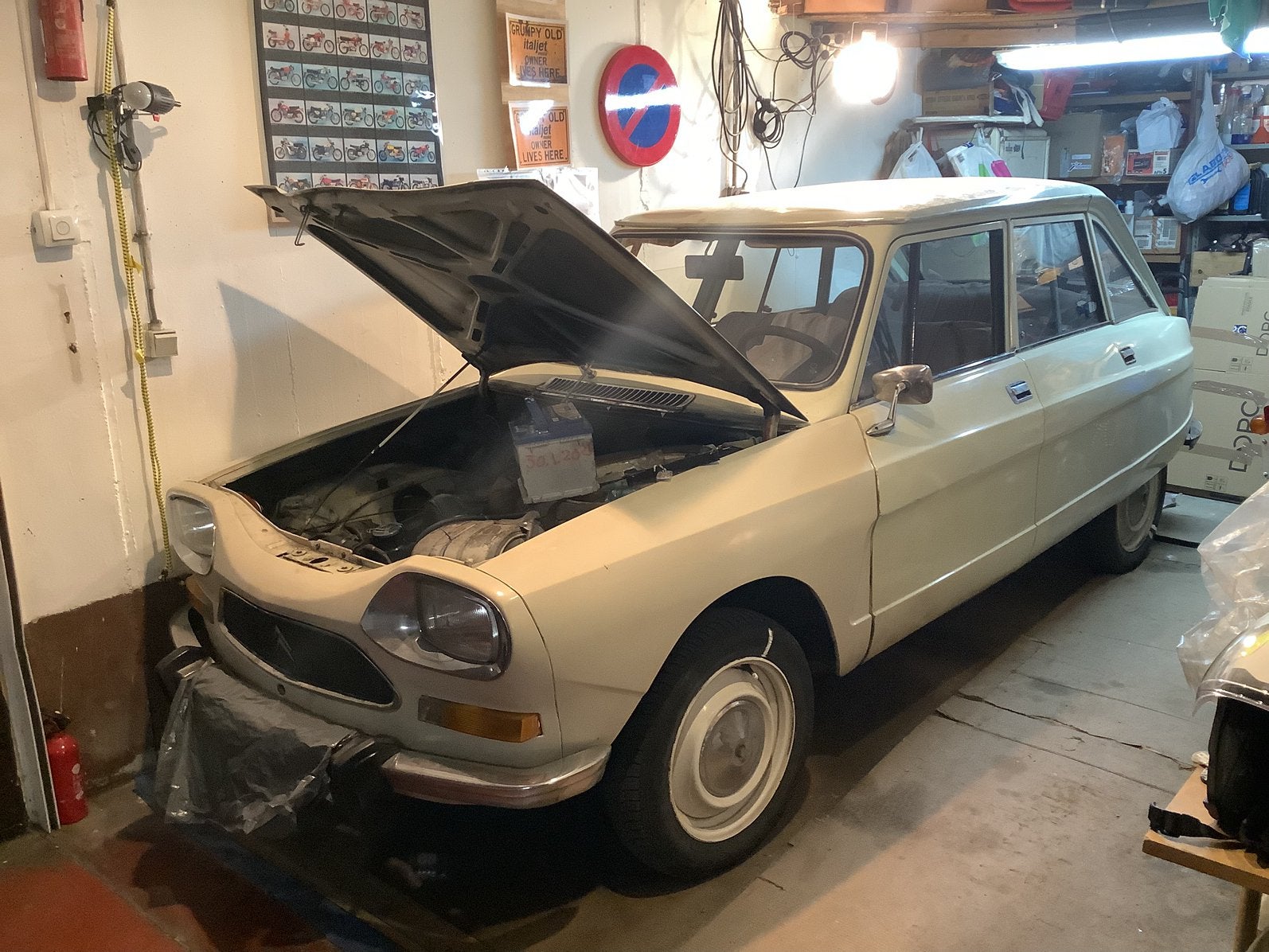CHERCHE BON MECANICIEN POUR CITROEN AMI8…, Ophalen