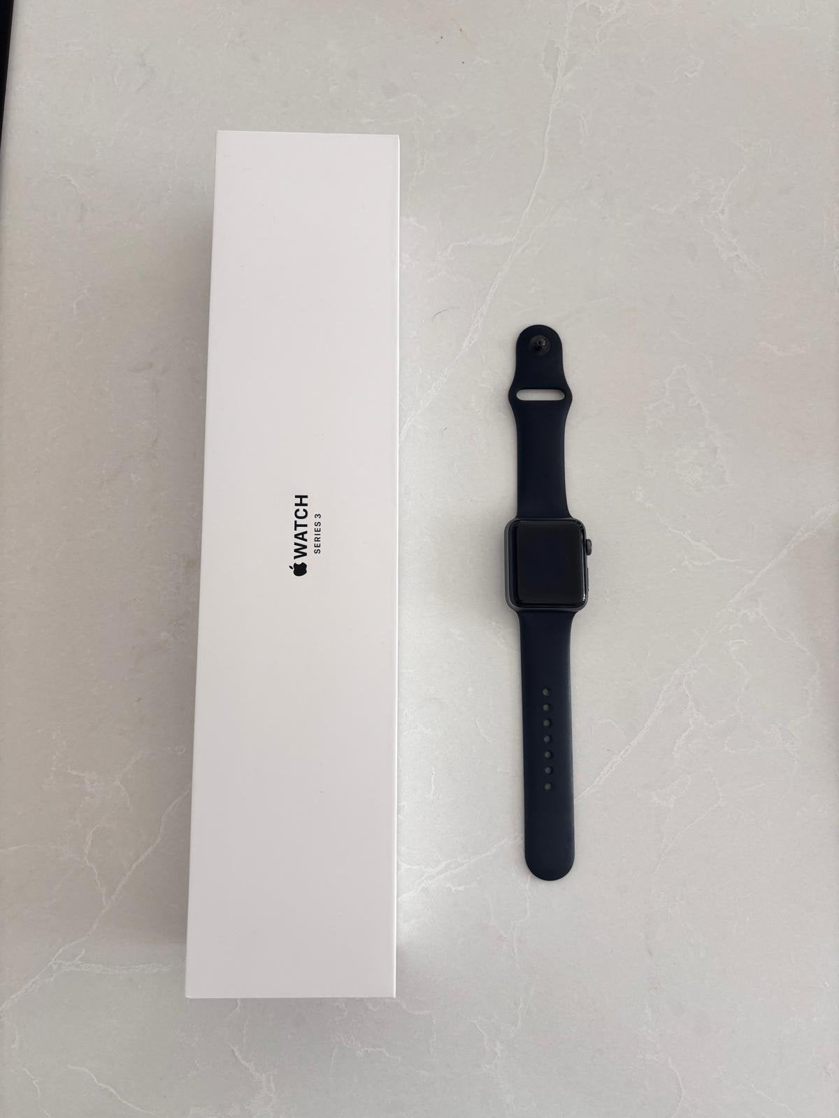 Apple watch serie 3, Bijoux, Sacs & Beauté, Enlèvement ou Envoi, État, Comme neuf