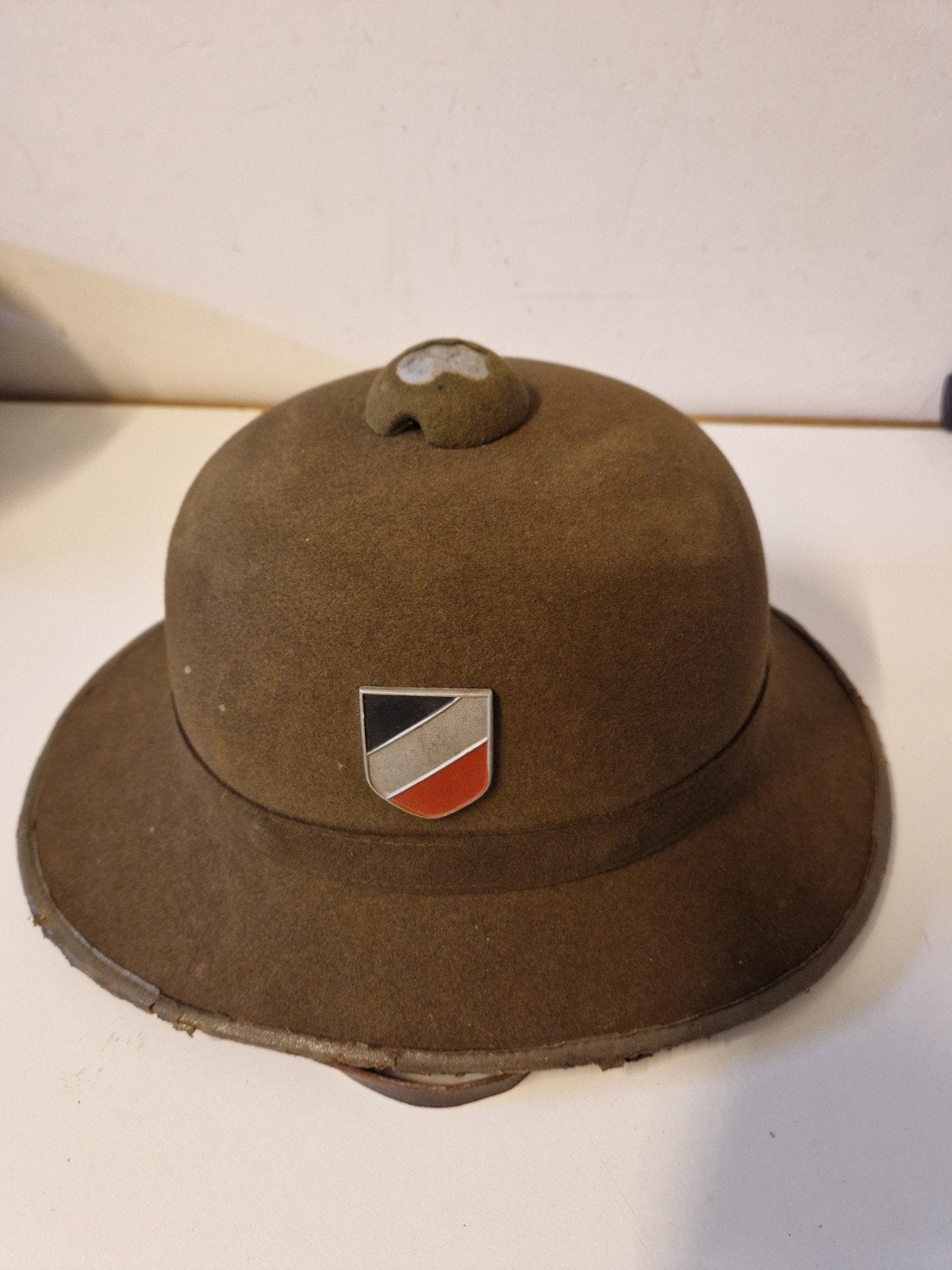 Duitse originele tropenhelm Afrikacorps 2 decals, Verzamelen, Militaria | Tweede Wereldoorlog, Ophalen of Verzenden