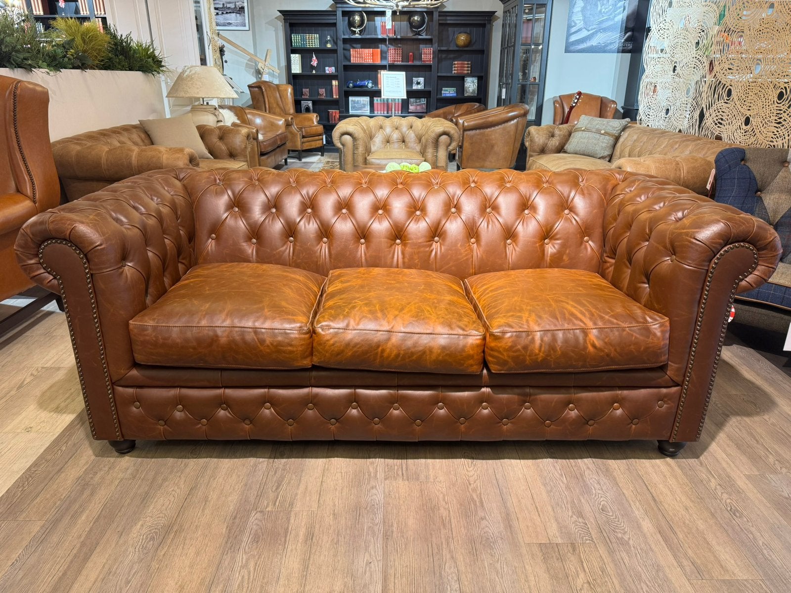 STOERE VINTAGE CHESTERFIELD 3 ZIT BANK SIGAREN VINTAGE BRUIN, Ophalen of Verzenden