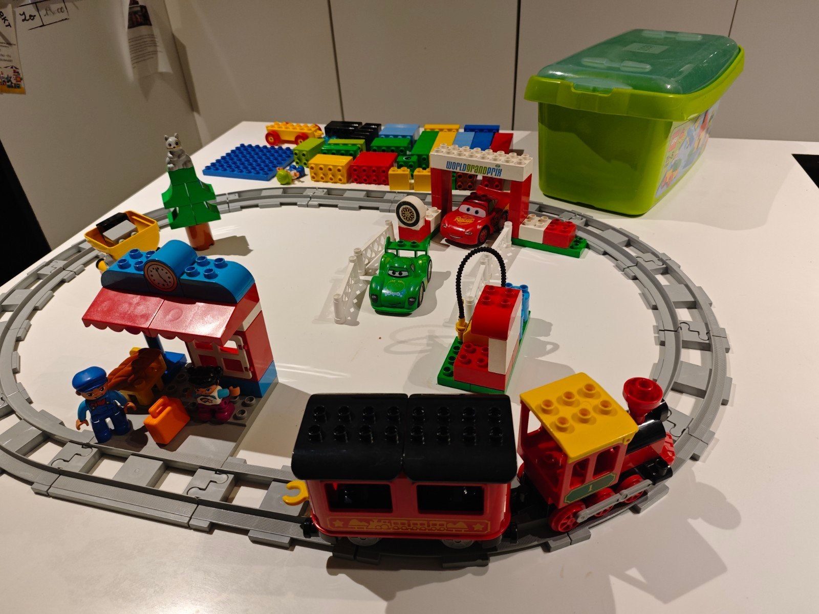 lego duplo trein , cars , kist 5380 volledig, Enlèvement ou Envoi, Duplo