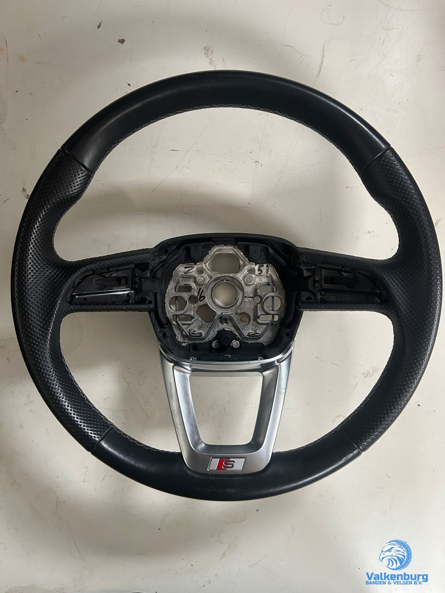 Originele Audi Q3 83A S line leder geperforeerd stuurwiel st, -, Utilisé, -, -