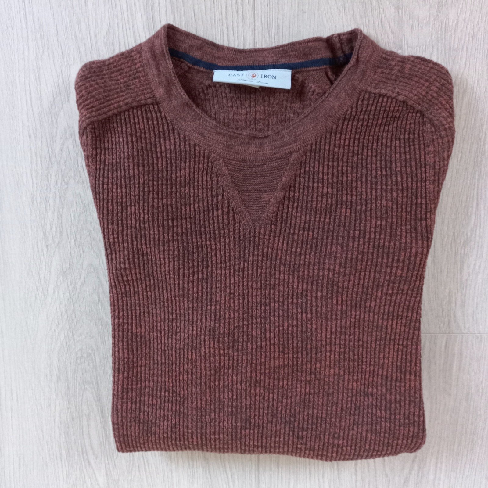 Pull élégant en fonte taille S dans une couleur tendance mar, Enlèvement ou Envoi, Comme neuf, Brun, Cast Iron