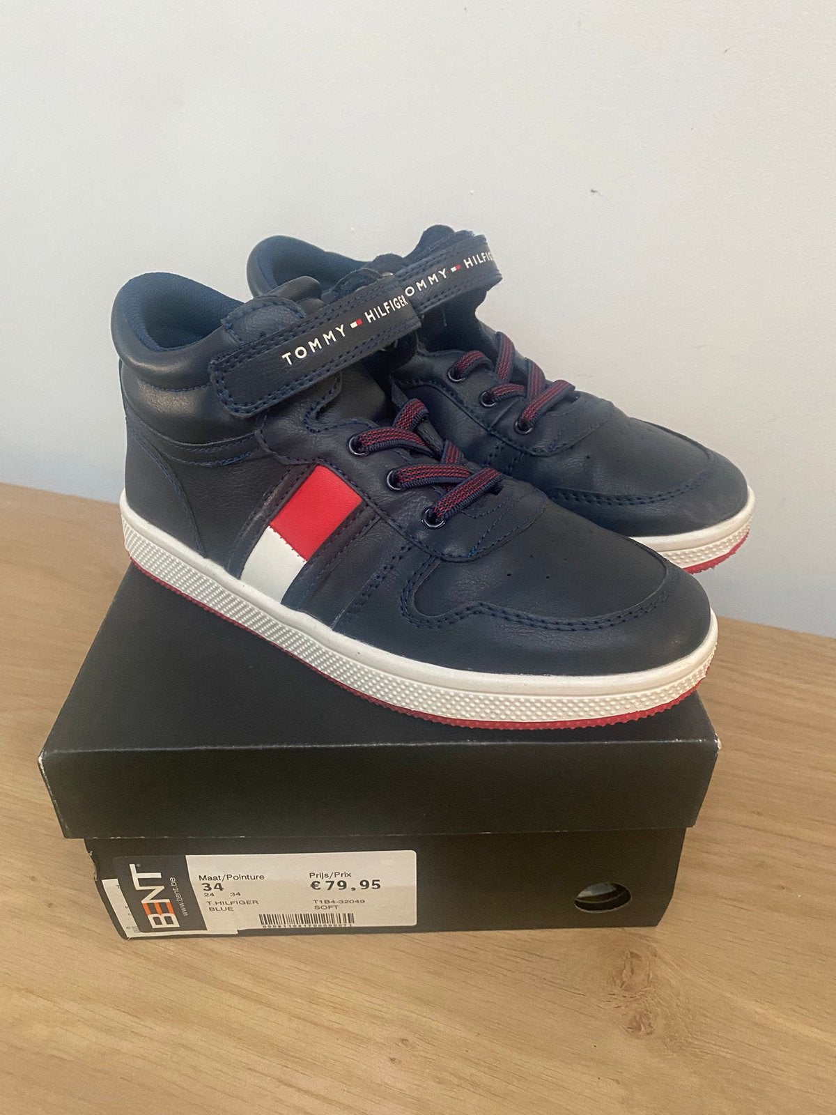 Tommy Hilfiger jongensschoenen maat 34 Nieuw, Kinderen en Baby's, Kinderkleding | Schoenen en Sokken, Ophalen, Schoenen, Nieuw