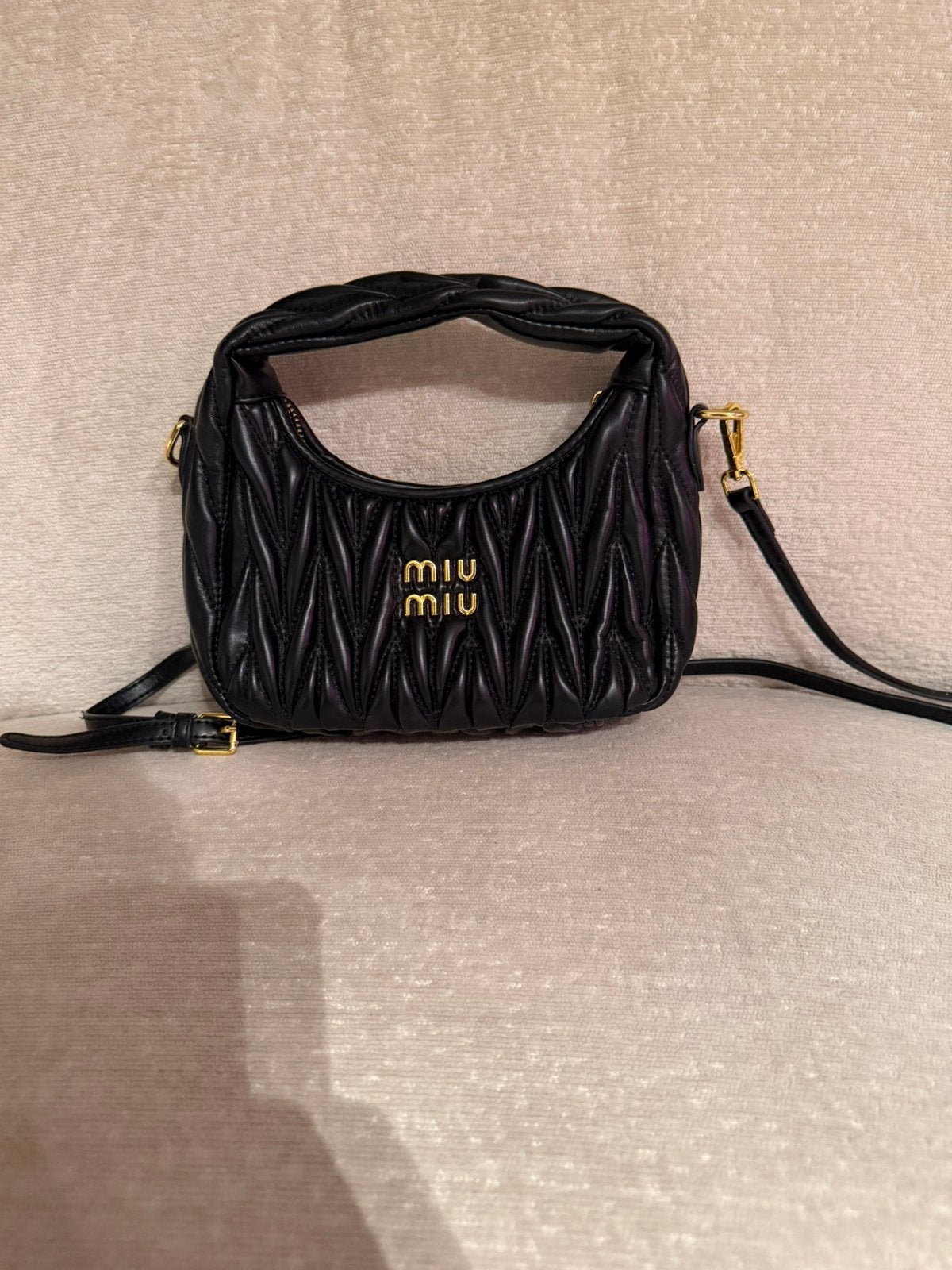 Miu Miu tas, Handtassen en Accessoires, Tassen | Damestassen, Ophalen of Verzenden, Zo goed als nieuw