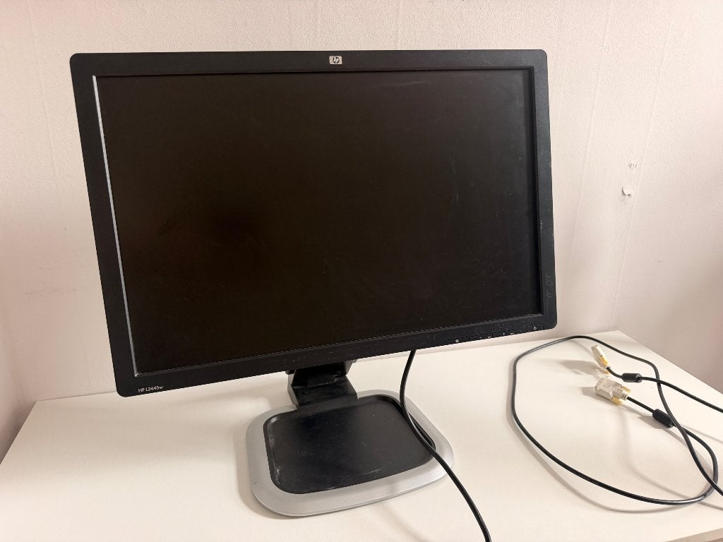 24 inch HP monitor, Computers en Software, Monitoren, Ophalen, Hp, Gebruikt, In hoogte verstelbaar