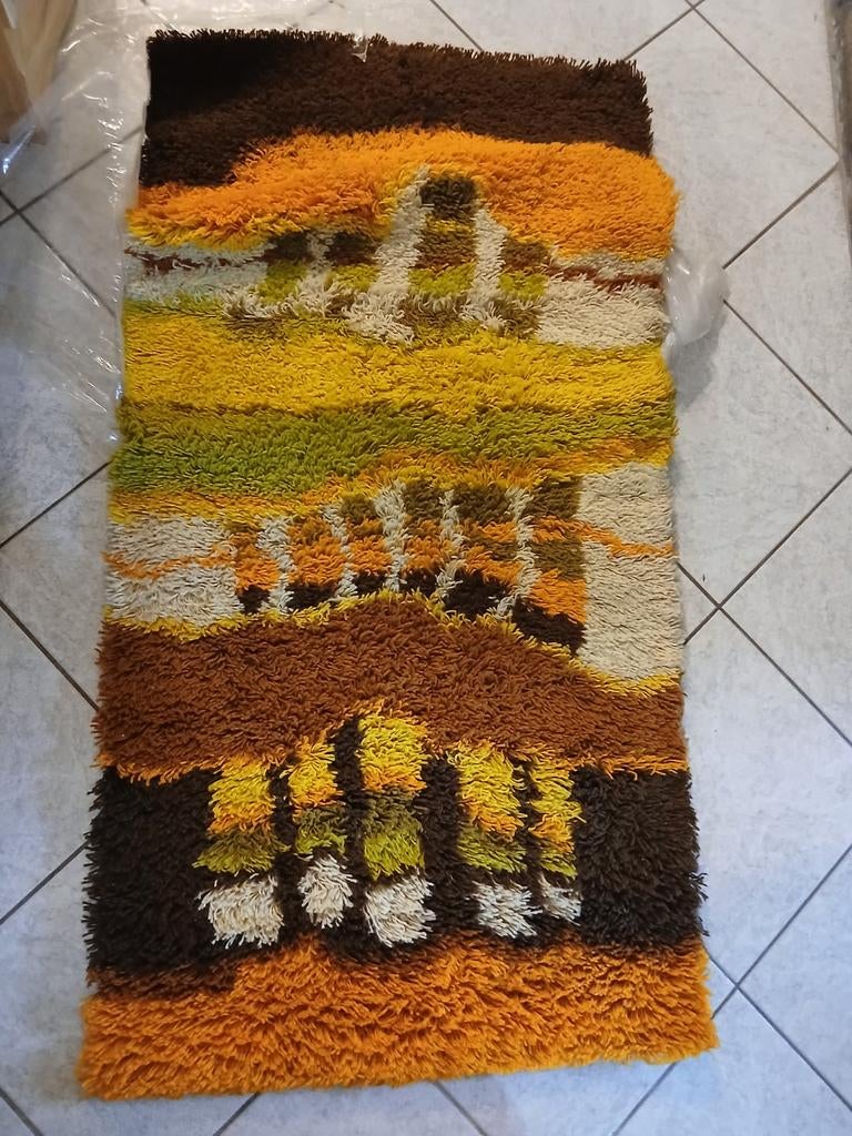 Tapis en laine, Enlèvement