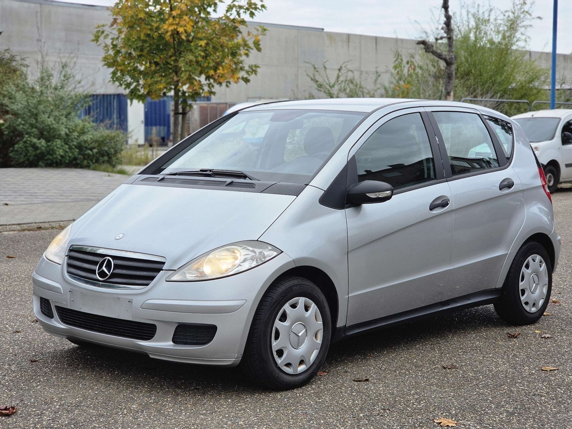 Mercedes-Benz A 150 1ER PROPRIÉTAIRE CARNET D'ENTRETIEN COM, Auto's, Dealer onderhouden, Stof, Zwart, 4 cilinders
