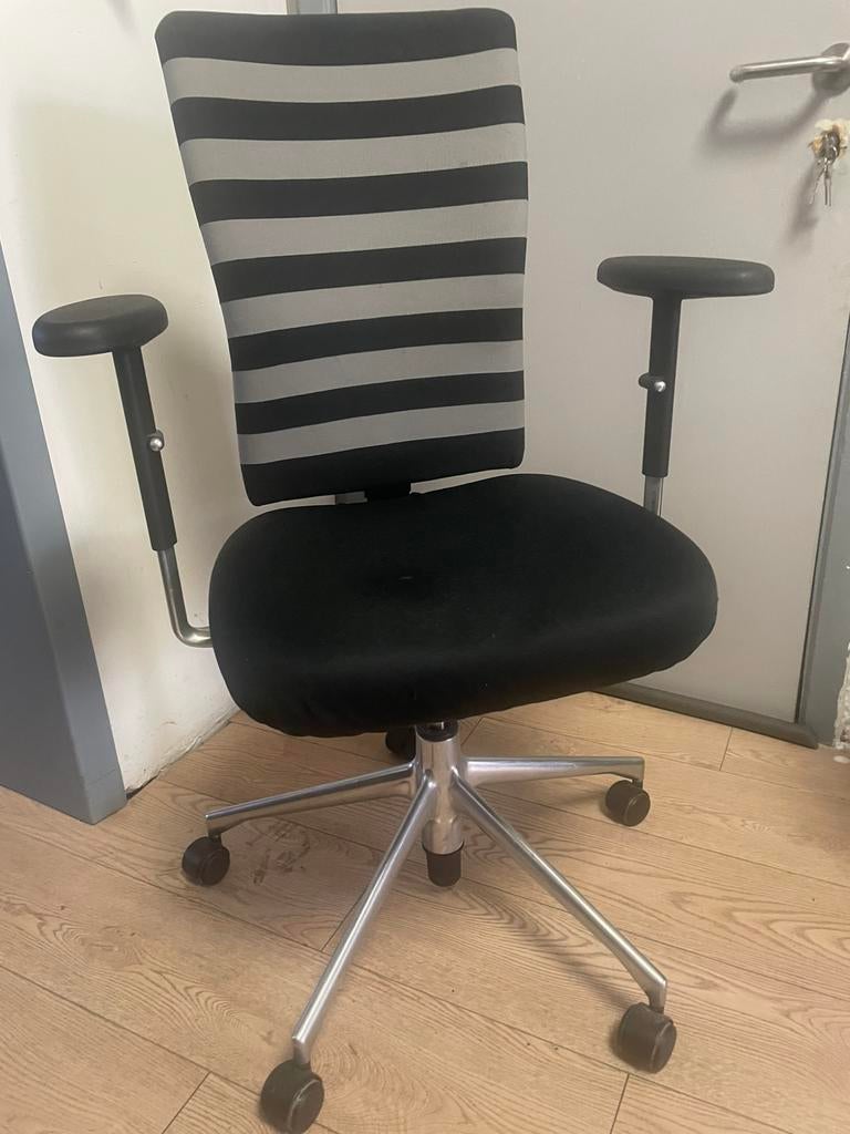 Chaide de bureau Vitra ergonomique, Ophalen, Ergonomisch, Zo goed als nieuw