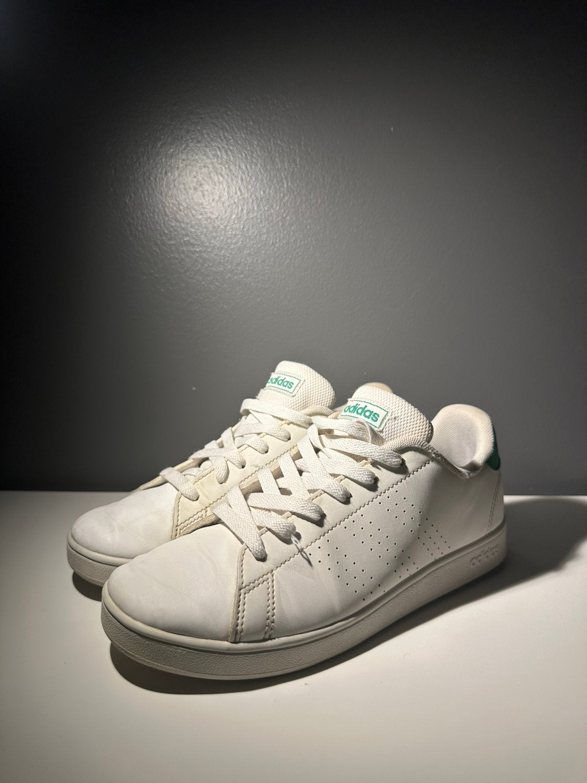 Adidas Stan Smith blanche et verte, Kleding | Dames, Schoenen, Wit, Overige typen, Ophalen of Verzenden, Zo goed als nieuw