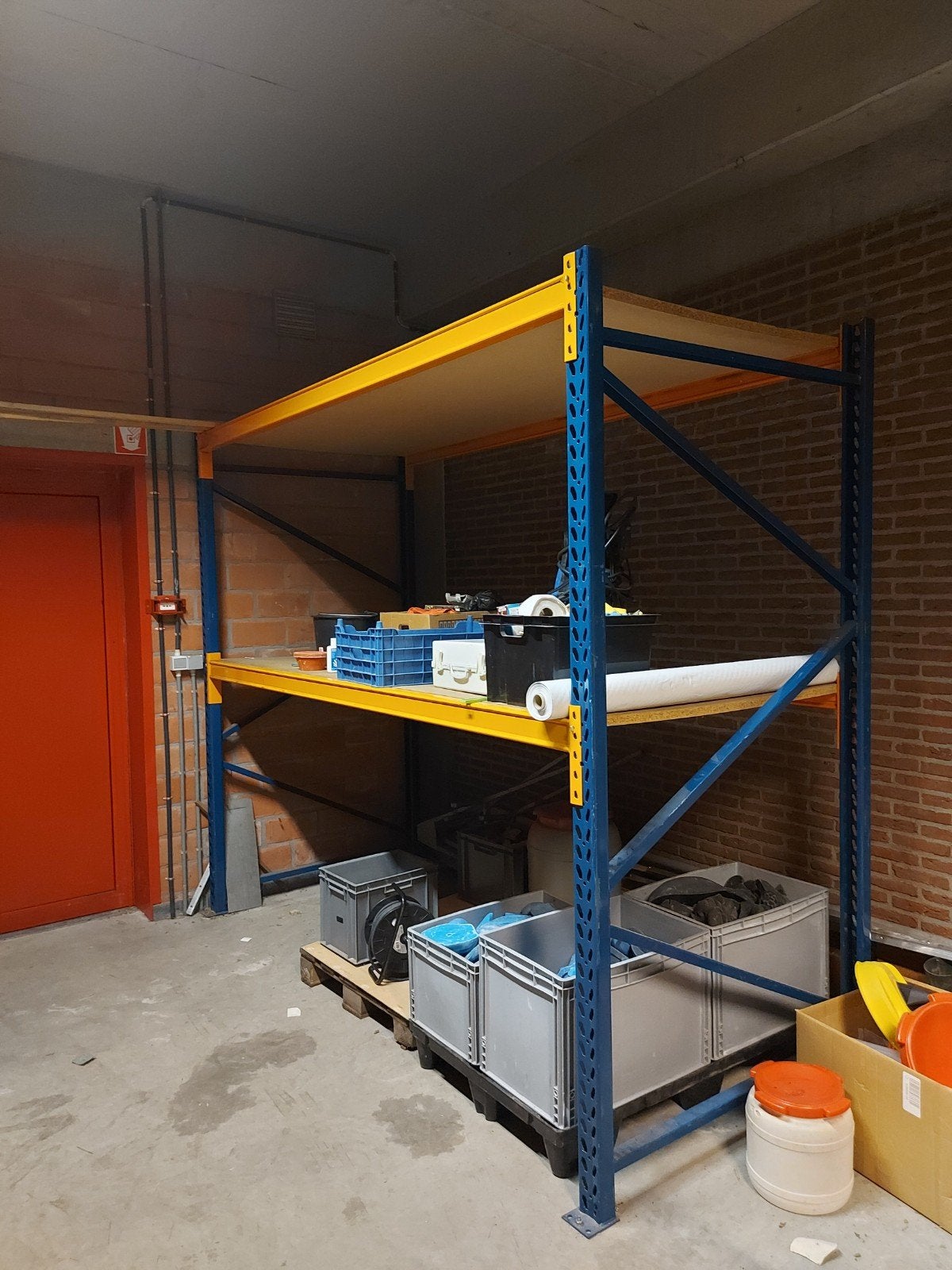 Industrieel Rek, Enlèvement