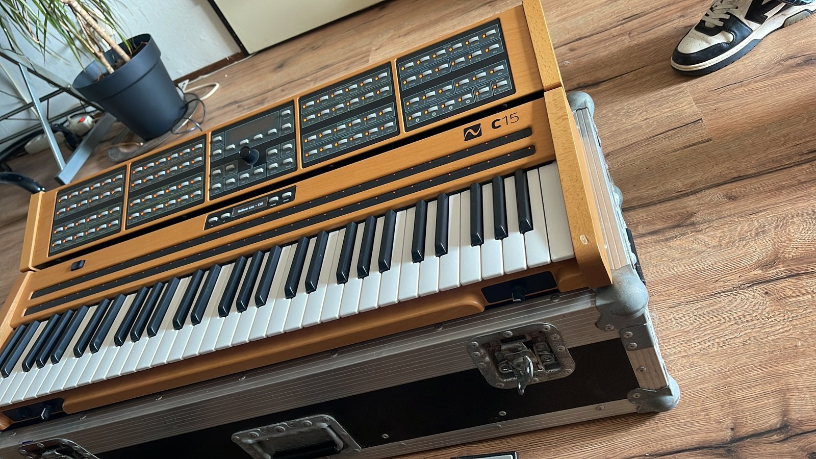 NLL C15, Musique & Instruments, Enlèvement ou Envoi, Comme neuf, Avec valise ou flightcase, 61 touches