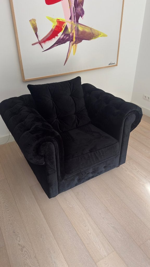 Chesterfield style sofa, Huis en Inrichting, Zetels | Zetels, Zo goed als nieuw, Rechte bank, Vierpersoons of meer, 200 tot 250 cm