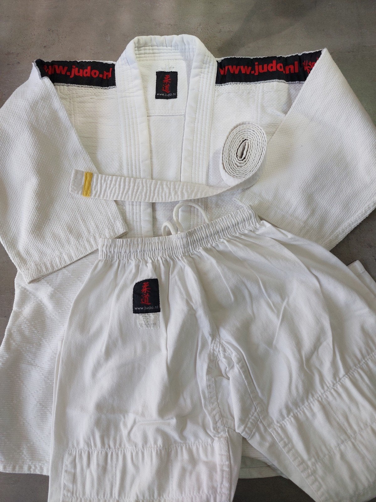 Costume de judo taille 140 pour enfant, Enlèvement ou Envoi, Comme neuf, Judo, Costume d'arts martiaux