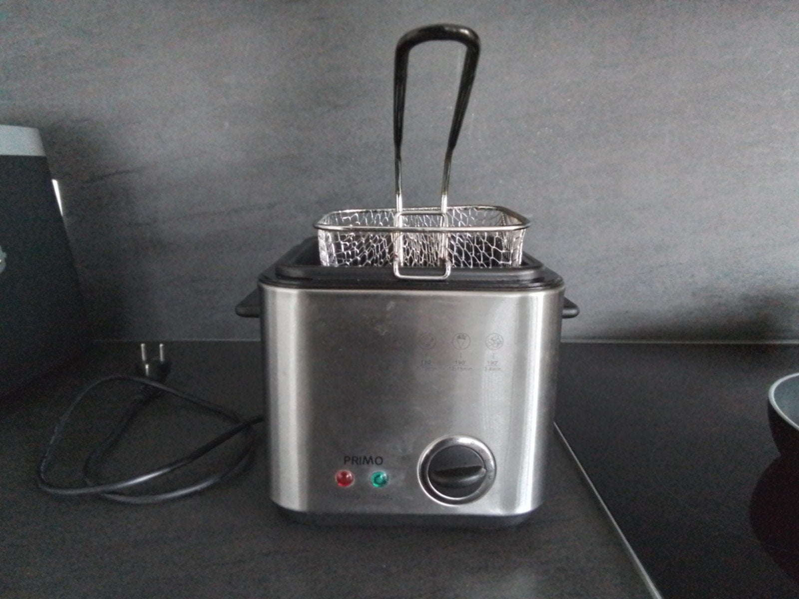 Friteuse et appareil à fondue 1 litre 
Voir, Enlèvement ou Envoi
